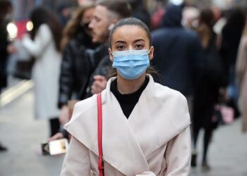 Maskeler ne zaman çıkacak? Sağlık Bakanlığı yetkilileri açıkladı