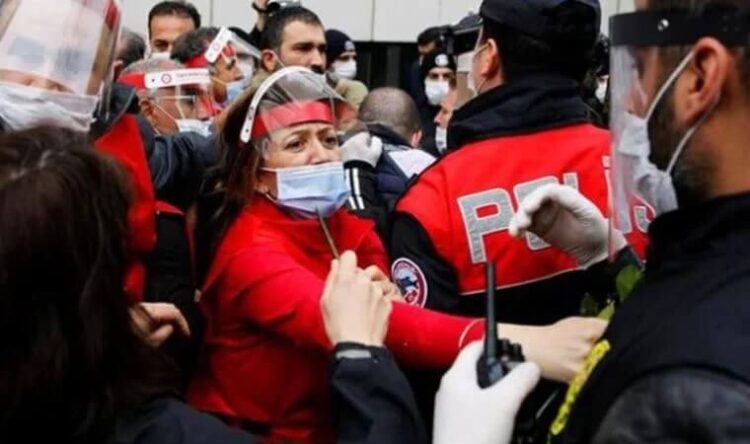 DİSK yöneticilerinin yargılandığı 1 Mayıs davası ertelendi