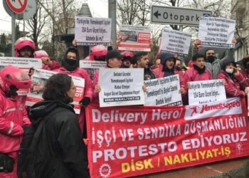 Yemeksepeti kuryeleri Alman Konsolosluğu önünde: ‘İşçiler hak ettiğini istiyor’