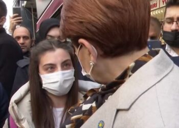 Akşener, dert yanarak ağlayan öğrenciye sarıldı: “Yuh olsun bize be…”