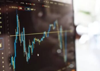 Güven endeksi tüm sektörlerde geriledi