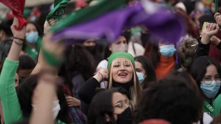 Kolombiya’da kürtaj hakkı zaferi: Kıtada dalga etkisi yaratacak
