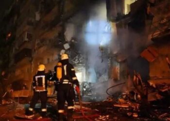 Kiev’de konutlara roket düştü, siviller yaralandı