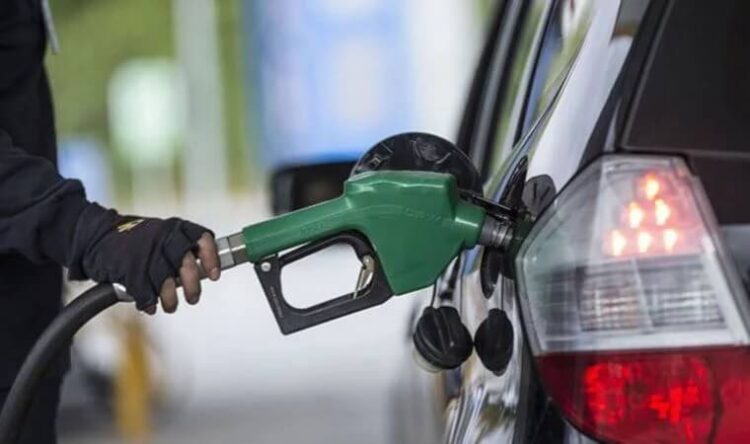 Benzin ve motorine dev zam geliyor