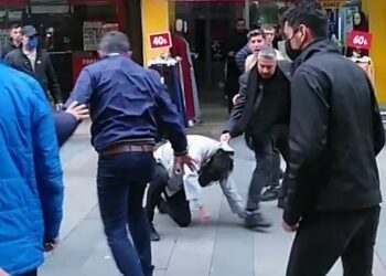 Kendilerini ülkücü olarak tanıtan grup ‘İlave TV’ ekibine saldırdı