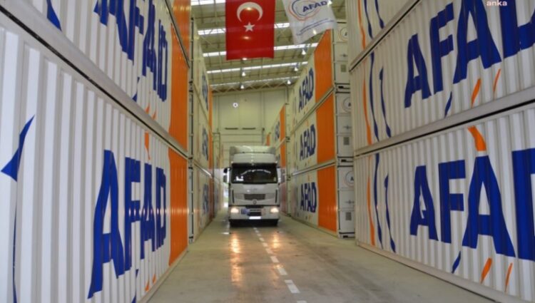 Türkiye, Ukrayna’ya 5 yardım TIR’ı gönderiyor