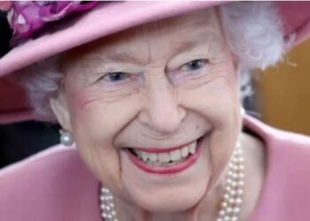 Elizabeth, kendisinden sonraki kraliçeyi açıkladı