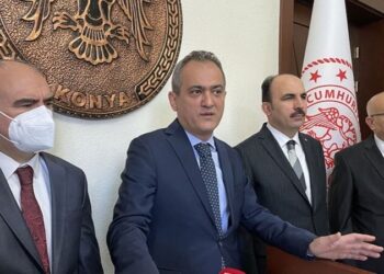 Bakan Özer açıkladı: Yüz yüze eğitim devam edecek mi?