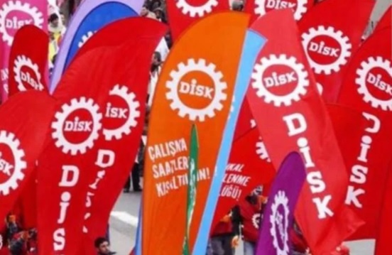 DİSK 55. yılını kutluyor…. DİSK “Bitmeyen Kavgadır, Sürüp Gider”