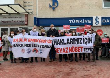 ‘Beyaz Nöbet’ eylemi sürüyor: ‘Oyalama değil, haklarımızı istiyoruz’