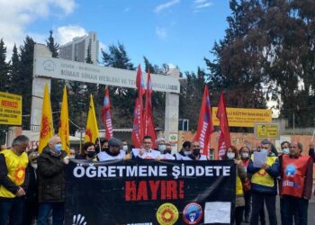 Öğretmenlerden ‘eğitimde şiddet’ protestosu