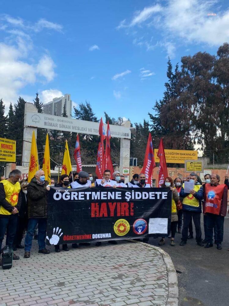 Öğretmenlerden ‘eğitimde şiddet’ protestosu