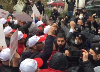 İşten çıkarılan işçilerinin eylemine polis engeli