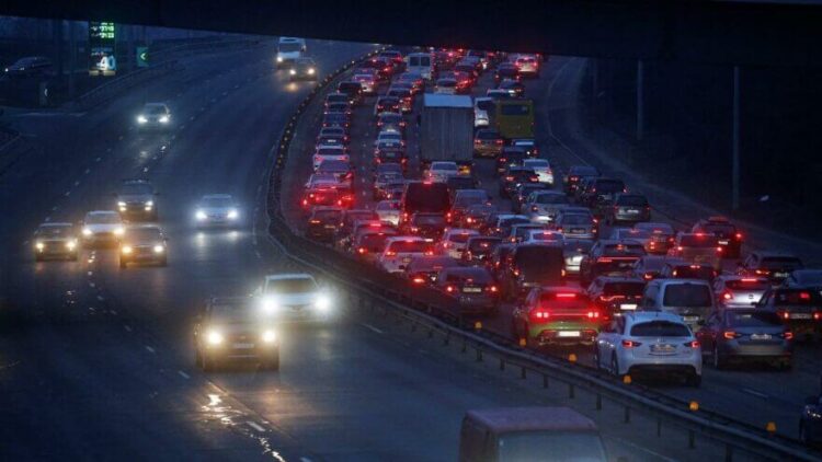 Ukrayna-Rusya gerilimi: Kiev’den kaçış başladı, trafik tıkandı