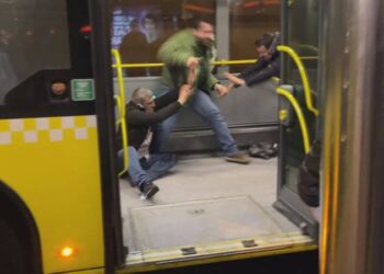 Metrobüste dehşet anları: Yaralılar var