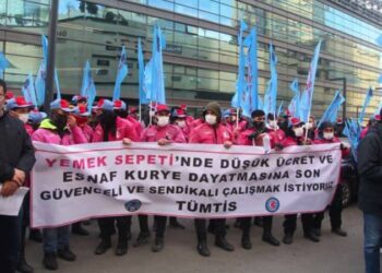 Yemeksepeti emekçileri, hakları için kontak kapattı