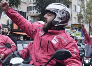 Yemeksepeti kuryeleri İzmir’de kontak kapattı: Sefalet ücretini kabul etmiyoruz