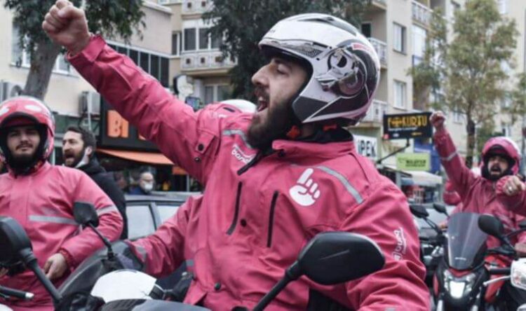 Yemeksepeti kuryeleri İzmir’de kontak kapattı: Sefalet ücretini kabul etmiyoruz