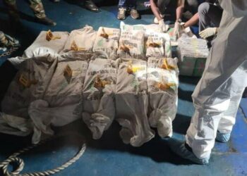 Türk bayraklı teknede yarım ton kokain ele geçirildi