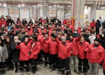 Direnen Migros işçileri kazandı