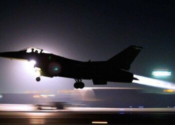 MSB: Teröristlerin inleri başlarına yıkılıyor!