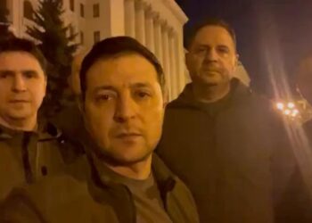 Zelenski, Kiev sokaklarından paylaştı: Biz buradayız!