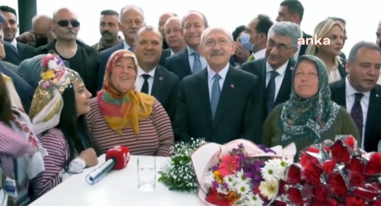 Köylü kadınlar Kılıçdaroğlu’na dert yandı: Emekli parasıyla geçim olmuyor