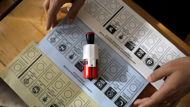 İşte üye sayıları artan ve azalan partiler