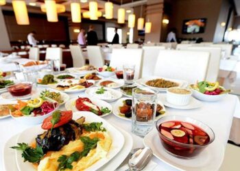 5 yıldızlı otelde iftarın maliyeti, asgari ücretlinin maaşını geçiyor