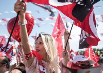 Son ankette 1983’ten beri bir ilk! Emperyalizm Cumhur mu der Millet mi?