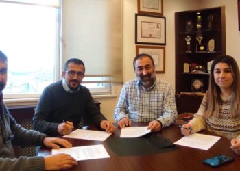 Türkiye’de sendikanın olduğu tek radyo kuruluşu olan YÖN Radyo’da 3’üncü dönem TİS imzalandı