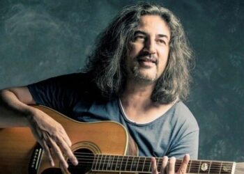 Şarkıcı Çelik siyasete girdi: İşte katıldığı parti!