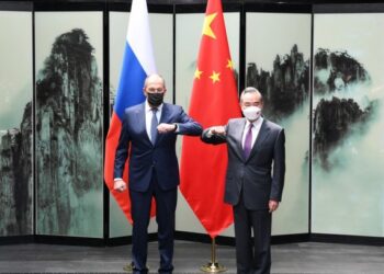 Çin Dışişleri Bakanı, Rus mevkidaşı ile görüştü