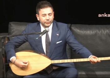 Beşiktaş Belediyesi Aşık Veysel’i andı… Rıza Akpolat saz çaldı, türkü söyledi