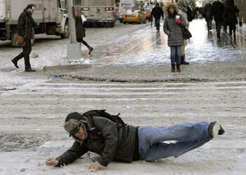 Karda ve buzda düşmeden nasıl yürünür? İşte sırrı