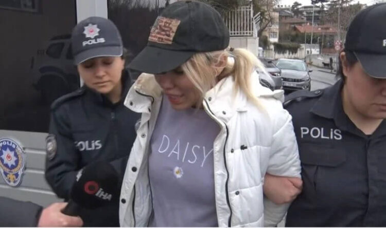 Esra Ersoy gözaltına alındı