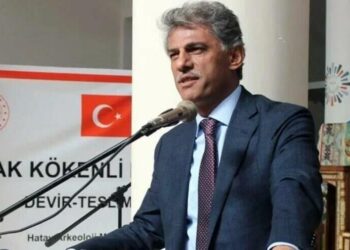 Bakan yardımcısının aylık kazancı dudak uçuklattı