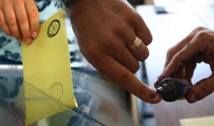 İYİ Partili Erdem: Bizi parmak boyasına AK Parti mecbur etti