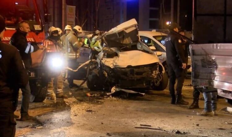 Kadıköy’de zincirleme kaza: 1 ölü, 1 yaralı