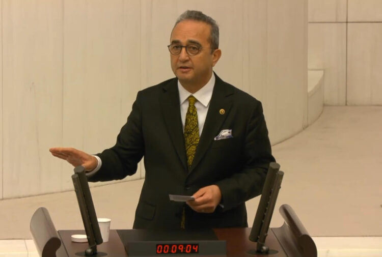 CHP’li Tezcan: En kıdemli hakimin yerine tombaladan çıkan hakimi koymaya çalışıyorsunuz