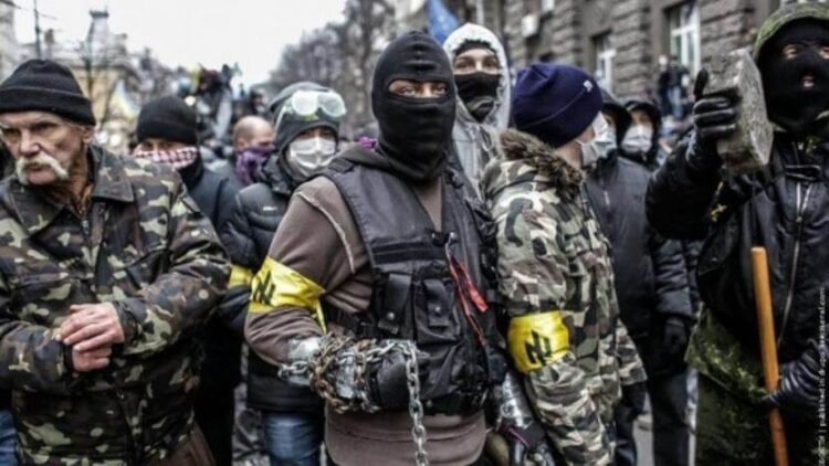 Neo-Nazi Azov tugayı: Tahliye olmayacak siviller evlerine dönsün