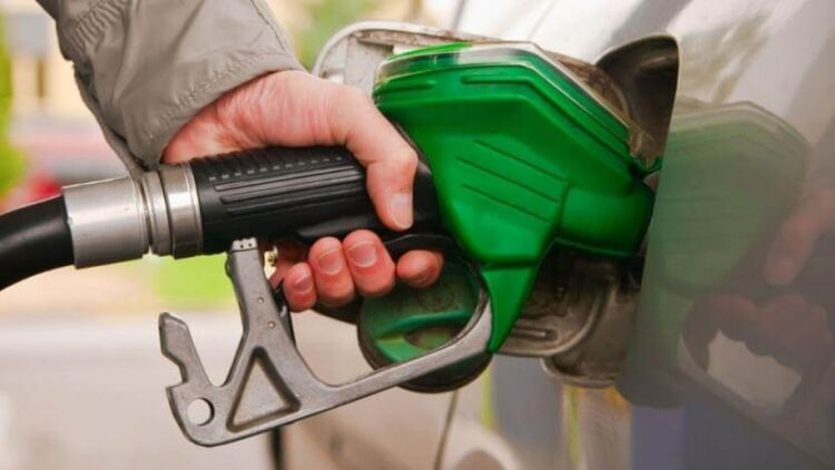 Akaryakıta sadece bu gece zam gelmeyecek: Yeni zam da belli oldu!