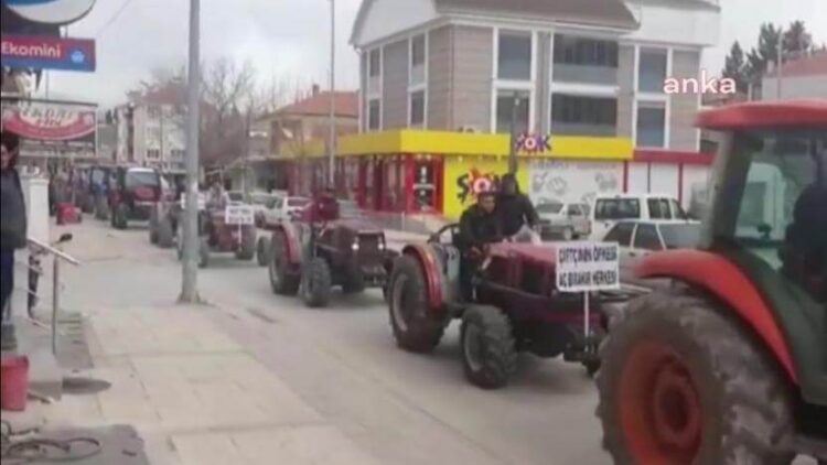 Denizli’de çiftçilerden eylem: ‘Hakkımızı istiyoruz!’
