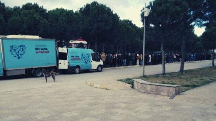 İşte öğrencinin hali: 1 bardak çorba için dev kuyruk
