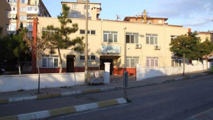 ‘Atatürkçü ve Alevi müdürü cezalandırdık’ mailini yanlışlıkla gruba attı