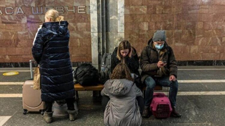 Rusya: 166’sı Türk 248 kişi Kırım’a zırhlı trenle tahliye edildi