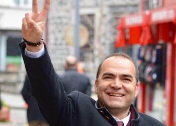 Böyle başkan yok: CHP’liyim, Devrimciyim, Müslümanım, Saadet Partiliyim