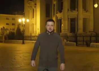 Zelenski’nin ‘Kiev’ videosunda ‘yeşil ekran’ iddiası gündeme geldi