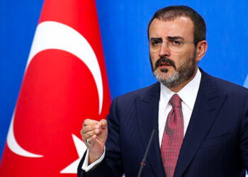 AKP’li Mahir Ünal: Ortaokulda beni ‘Pis faşist’ diyerek dövdüler