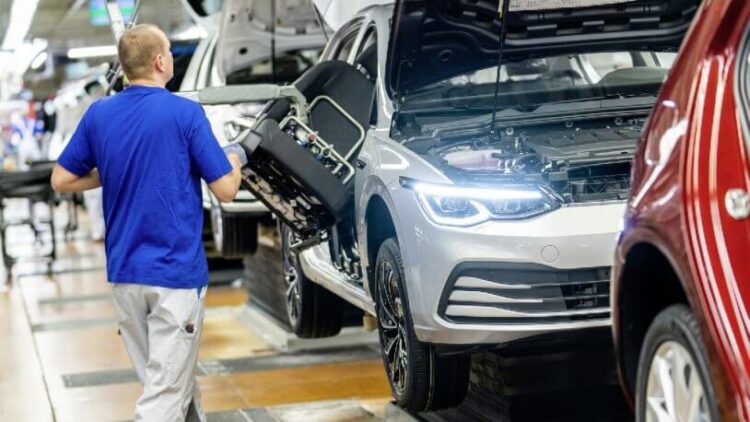 Otomobile yüzde 25 zam yolda